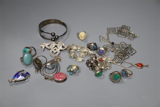 Mixed jewellery including Norwegian sterling and other items including two stylish necklaces.